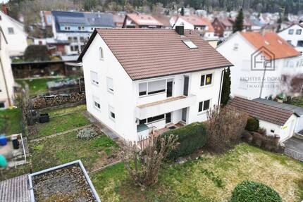 F&D | Leerstehendes Zweifamilienhaus mit zwei Garagen im Brunnental - Tuttlingen