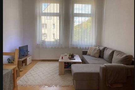 Modernisierte Wohnung mit zwei Zimmern und EBK in Bochum