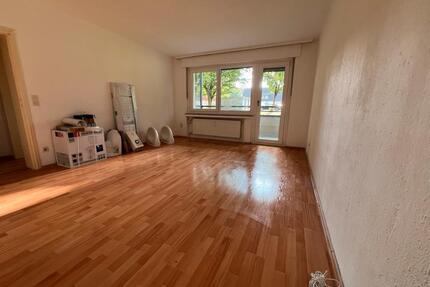 Zu vermieten, drei Zimmer, Küche, Bad Balkon, Bad frisch saniert - Leverkusen Opladen