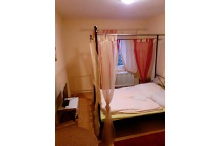 SCHÖNES MOBL. ZIMMER MIT BAD WC - Laatzen