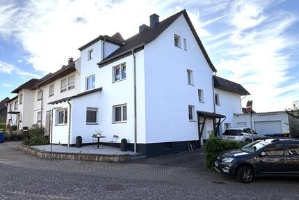 Attraktives Mehrfamilienhaus mit großem Grundstück - Schwalmstadt