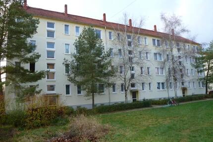 2- R.- Whg., gefliestes Bad, 188,-€ - Südliches Anhalt