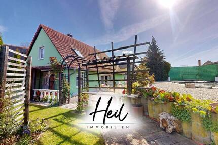 Freistehendes Einfamilienhaus mit großem Grundstück | Pool | Wintergarten | 2 Garagen - Bad Lausick Buchheim