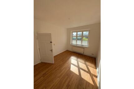 Günstige 4-Zimmer Altbauwohnung (80m2) modernes Bad + EBK - Hagenow