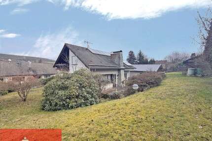 Haus zum Kaufen in Neuhof 230.000,00 € 147 m²