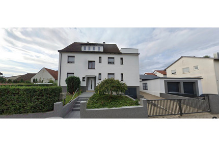 Zweifamilienhaus mit ausgebauten DG. 3 Garagen & Garten - Bietigheim-Bissingen