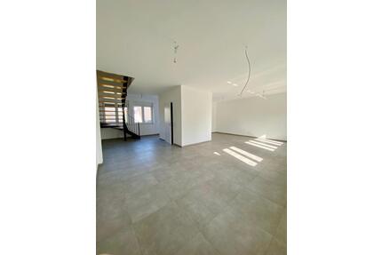 Wohnung zu vermieten - 1.100,00&nbsp;EUR Kaltmiete, ca.&nbsp; 117,00&nbsp;m&sup2; in Kell am See (PLZ: 54427)