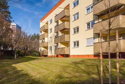 +++ 2-Zimmer-Hochparterre-Wohnung mit SW-Balkon & Außenstellplatz +++ - Erlangen Sieglitzhof