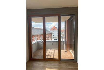 TOLLE 4-Zimmer-Wohnung mit 2 Bädern und West-Loggia - Bamberg