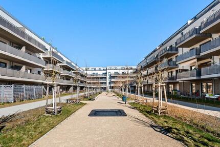 Einziehen und Wohlfühlen: 3-Zimmer-Wohnung mit Küche und Balkon im LUI Spandau. - Berlin