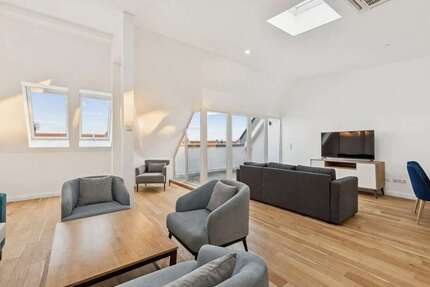 Wohnung zum Mieten in Berlin 2.500,00 € 153.73 m²