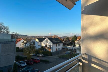 Sanierte 3-Zimmerwohnung am Waldesrand mit Balkon, Sauna und Schwimmbad - Bad Salzuflen