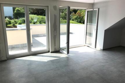 Stilvolle Dachwohnung mit traumhafter Terrasse in Margetshöchheim