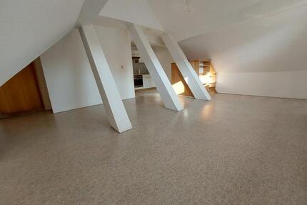 1 Zimmer Wohnung DG Citynah - 240,00&nbsp;EUR Kaltmiete, ca.&nbsp; 32,00&nbsp;m&sup2; in Northeim (PLZ: 37154)