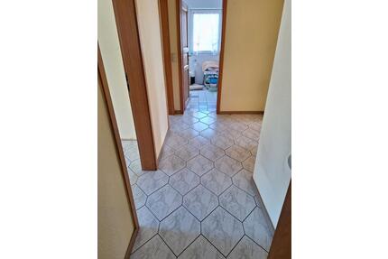 Kleine 3 Zimmer Wohnung - 800,00&nbsp;EUR Kaltmiete, ca.&nbsp; 60,00&nbsp;m&sup2; in Rodgau (PLZ: 63110)