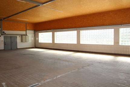 Halle in Deggendorf 880,00 € 220 m²