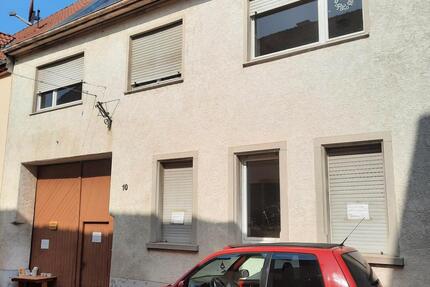 Haus mit Scheune in renovierungsbedürftigem Zustand - Ober-Olm