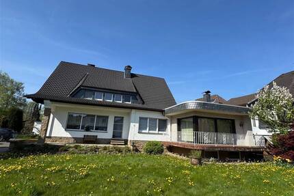 Großes Einfamilienhaus und großer Garten in Finnentrop-Fretter!