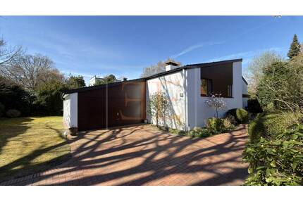 Charakterstarkes Architektenhaus mit Wellnessbereich und Indoor-Pool in Hamburg-Volksdorf - Hamburg / Volksdorf