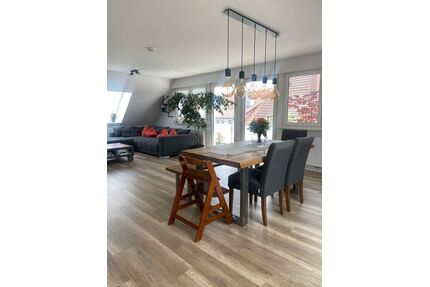 Moderne, großzügige Wohnung mit 5,5 Zimmern, Balkon, Terasse, EBK in Sindelfingen