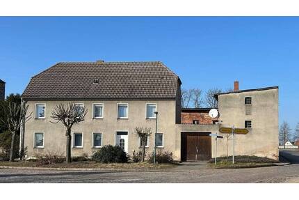Ein-Zweifamilienhaus in Lübs - 79.000,00&nbsp;EUR Kaufpreis, ca.&nbsp; 190,00&nbsp;m&sup2;&nbsp;Wohnfl&auml;che in Gommern (PLZ: 39264) Lübs