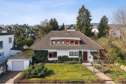 Haus zum Kaufen in Butzbach 585.000,00 € 216 m²