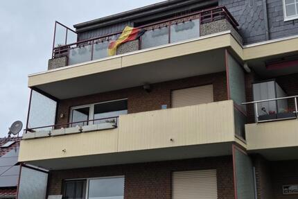 Lichtdurchflutete, ruhige 3-Zi.-Wohnung mit Balkon, Premium-EBK - Kerpen