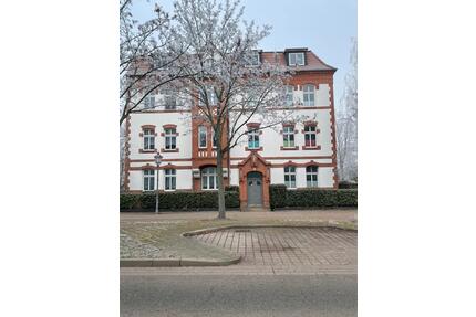 Einraum-Apartment - Küche - Badezimmer mit Wanne & Dusche - Magdeburg Brückfeld
