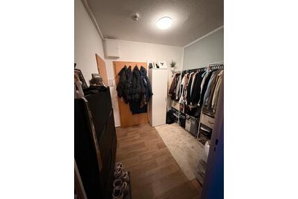 Nachmieter für 1-Raum-Wohnung ab 01.06.2026 (teilweise möbliert) - Stralsund Knieper