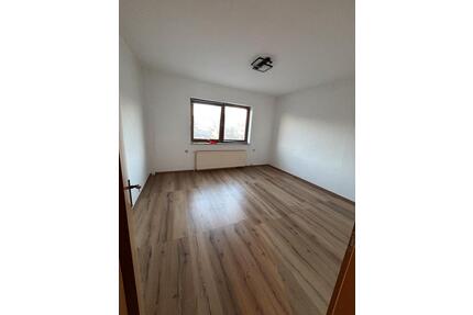 Gemütliche 1-Zimmer-Wohnung in sehr gutem Zustand - Oelsnitz (Erzgebirge)