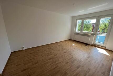 3-Raumwohnung mit Balkon in Knieper Nord (SWG) + Küche VB - Stralsund