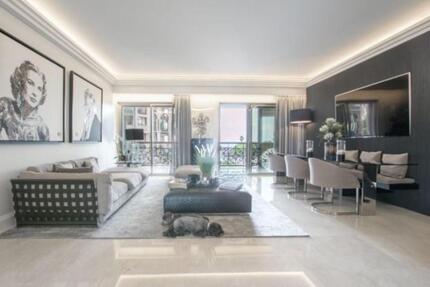 Gepflegte Wohnung komplett möbliert - Zeven