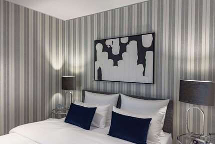 Wohnung zum Mieten in Düsseldorf 3.021,20 € 72.83 m²