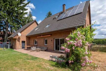 Haus zum Kaufen in Falkensee 1.099.000,00 € 223 m²