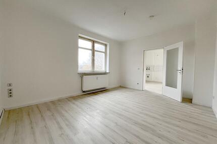 2-Raumwohnung mit Tageslichtbad und Balkon! - Glauchau