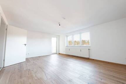 Frisch kernsaniert & sofort bezugsfrei: Helle 3-Zimmer-Wohnung in Miesbach direkt am Schlierach Bach