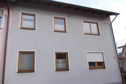 Einfamilienhaus mit Garage und Hofraum - Ellingen