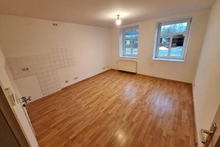 *** RESERVIERT *** 35m² Single Ein-Raum Wohnung, Mietwohnung, Schlafzimmer, Wohnküche, Bad, Keller, Parken, Erdgeschoss, barrierefrei - Kahla