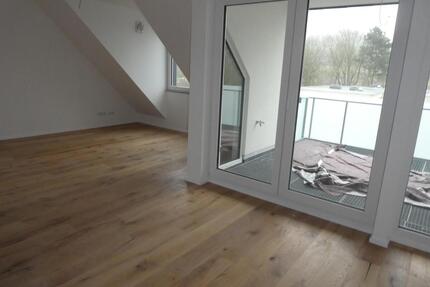 Neue helle Dachgeschoßwohnung mit moderner Heiztechnik im Energiesparhaus Bonn-Endenich