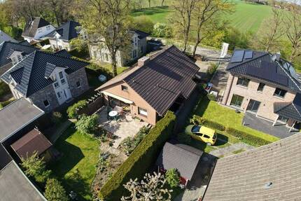 Solide Basis mit viel Gestaltungsspielraum - Gepflegtes Einfamilienhaus mit Garten in ruhiger Wohnlage - Norderstedt Harksheide