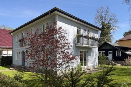 Repräsentatives Haus für die große Familie, weitläufiges Grundstück in ruhiger Lage Finkenkrug - Falkensee / Finkenkrug