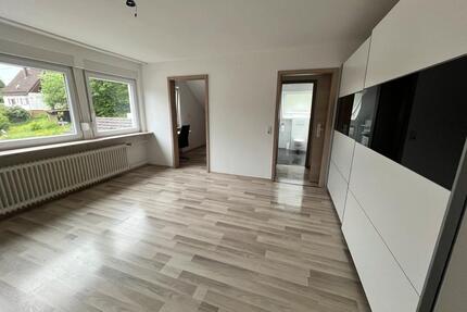 Charmante 1Zimmer-Wohnung mit Einbauküche und heller Fensterfront - Gaggenau