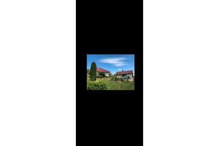 Einfamilienhaus im Bungalow Stil und FerienWohn-Bungalow - Waltershausen