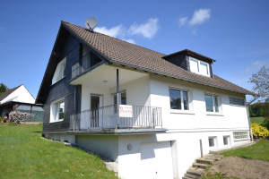 Großzügiges EFHZFH in ruhiger Lage, schöner Garten, Garage im Haus - Wipperfürth