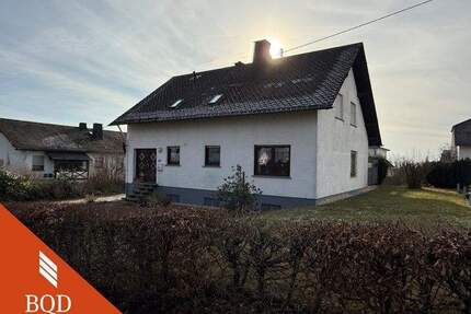 Familienfreundliches Einfamilienhaus mit Garten, Kamin und großer Doppelgarage - Welschneudorf