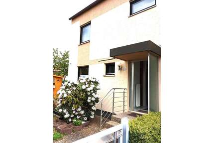 Haus zum Kaufen in Feucht 399.000,00 € 128 m²