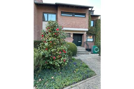 KR-Fischeln: Großzügiges Reihenmittelhaus in ruhiger Lage - Krefeld