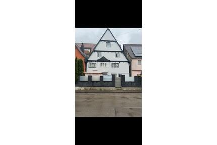 Großes Einfamilienhaus - 479.000,00&nbsp;EUR Kaufpreis, ca.&nbsp; 200,00&nbsp;m&sup2; in Giengen an der Brenz (PLZ: 89537)