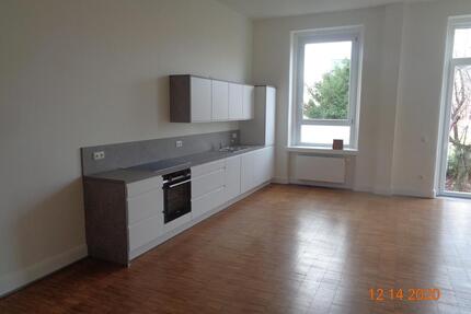 Stilvolle 4-Zimmer-Wohnung mit EBK, Terrasse + Stellplatz - Würzburg Steinbachtal