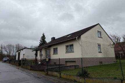 *€ 36.000,-- Jahresnettomiete möglich*Einfamilienhaus (umbaubar in 2-FH) mit mit zusätzlicher Halle* - Duchroth
